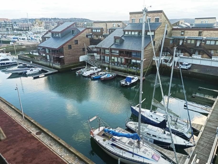 Charmant Studio Situe Sur Le Port De 多维尔 外观 照片